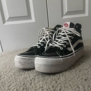 Vans platform high tops 🖤🤍